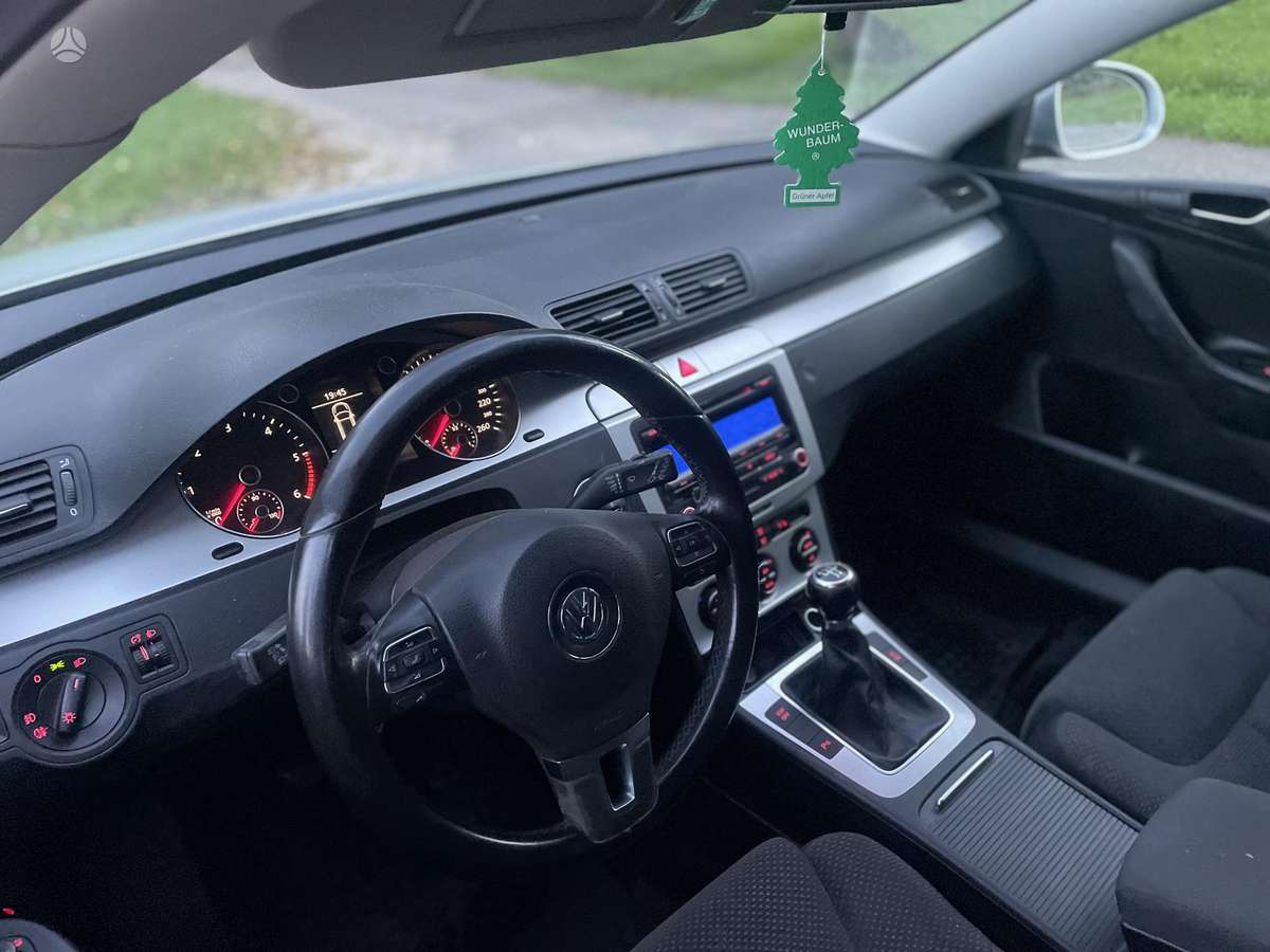 Volkswagen Passat - 7