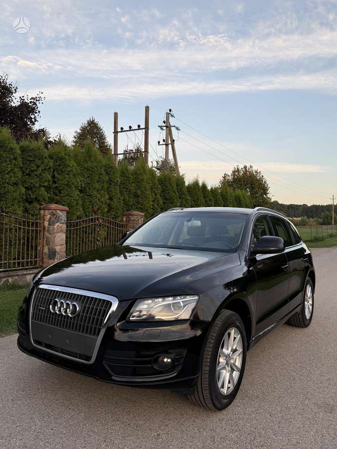 Audi Q5, 2.0 l., off-road / crossover