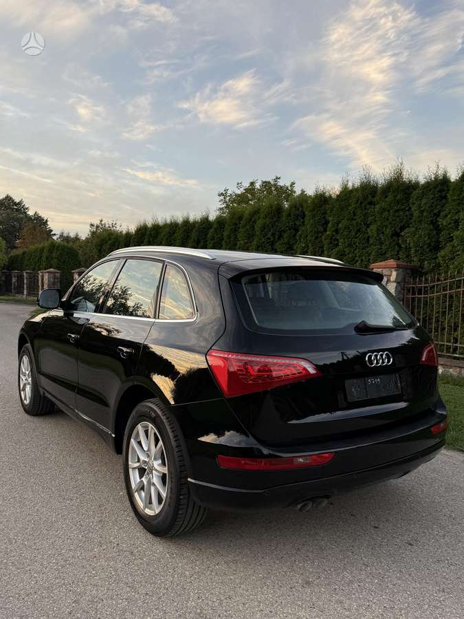 Audi Q5, 2.0 l., off-road / crossover