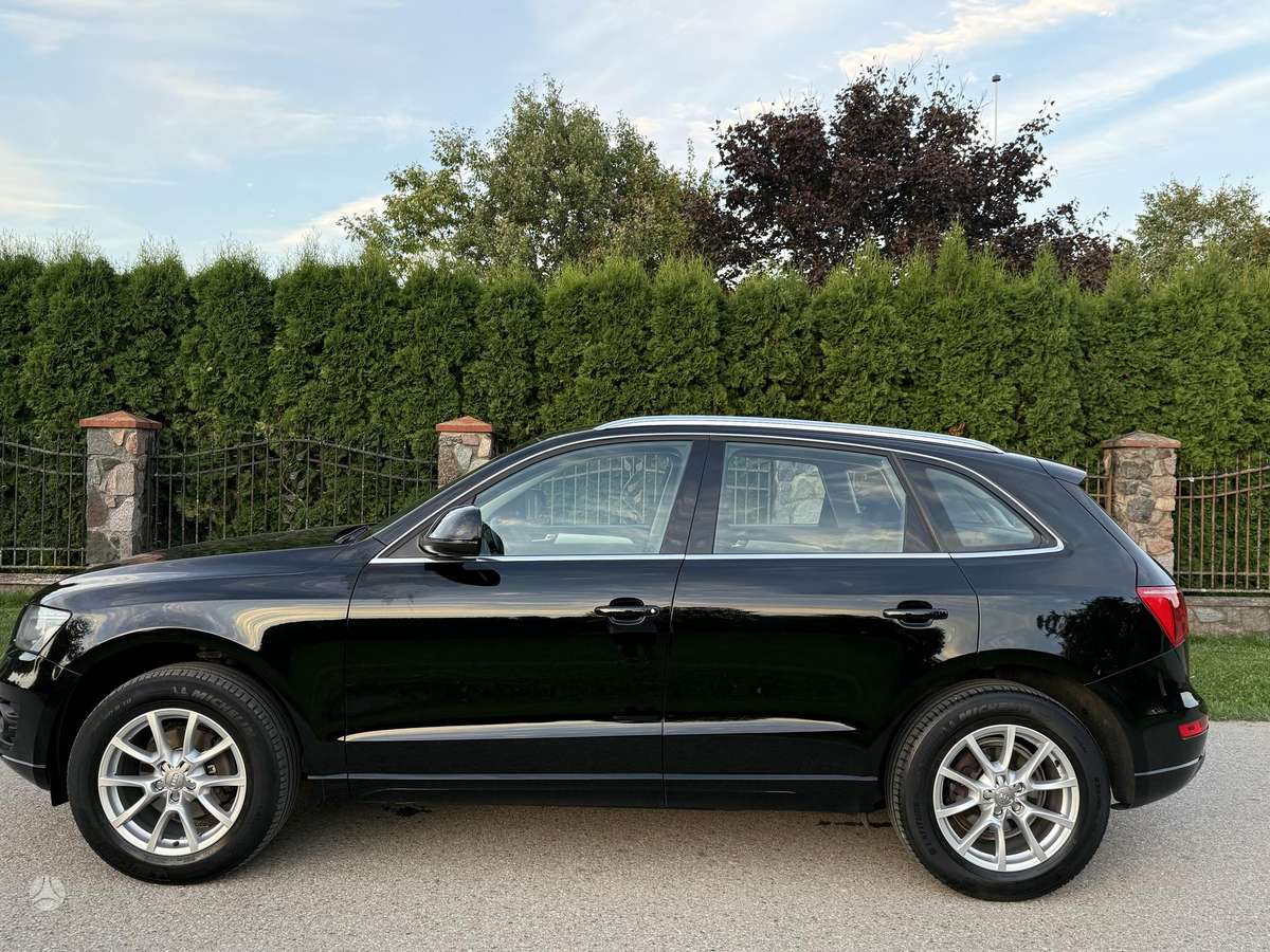 Audi Q5, 2.0 l., off-road / crossover