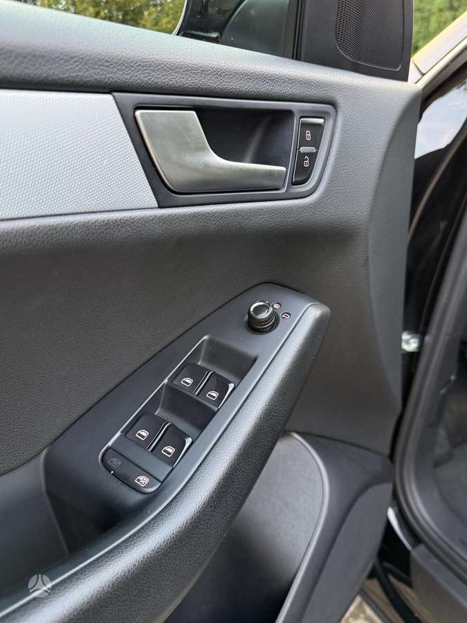 Audi Q5, 2.0 l., off-road / crossover