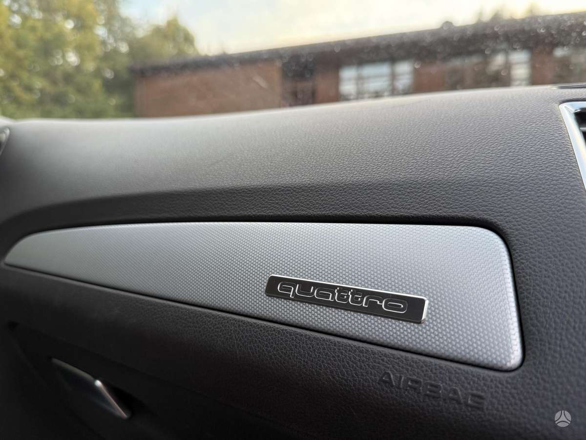 Audi Q5, 2.0 l., off-road / crossover