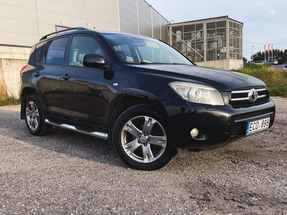 Toyota RAV4 - 1