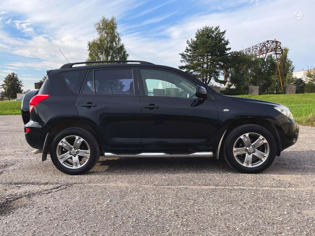 Toyota RAV4 - 4