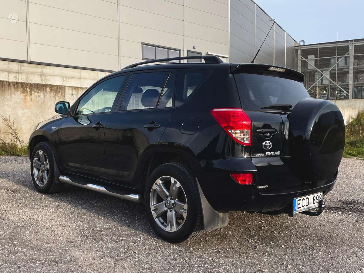 Toyota RAV4 - 6