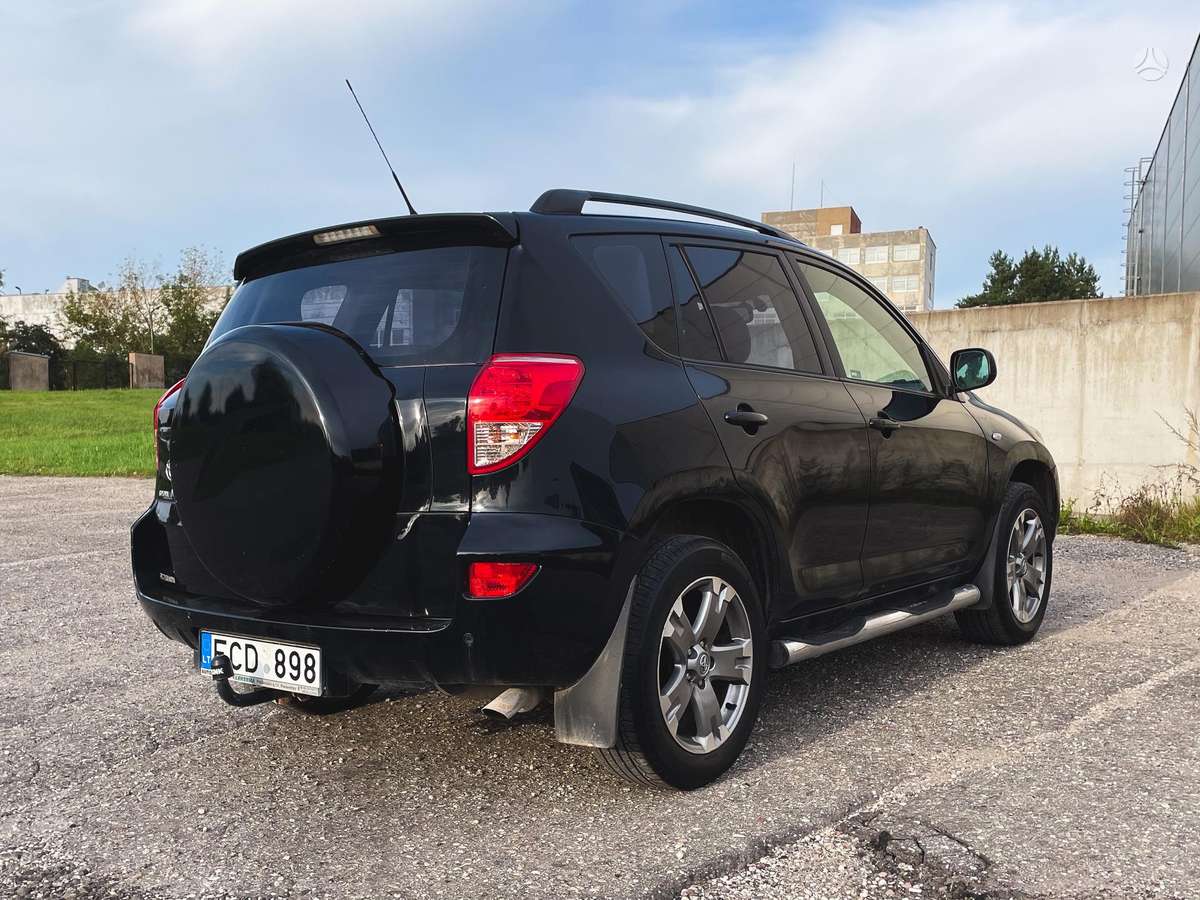 Toyota RAV4 - 8