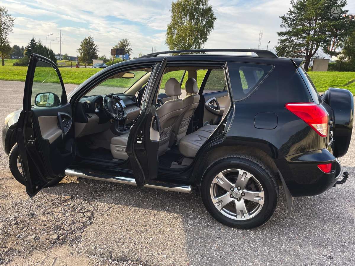 Toyota RAV4 - 9