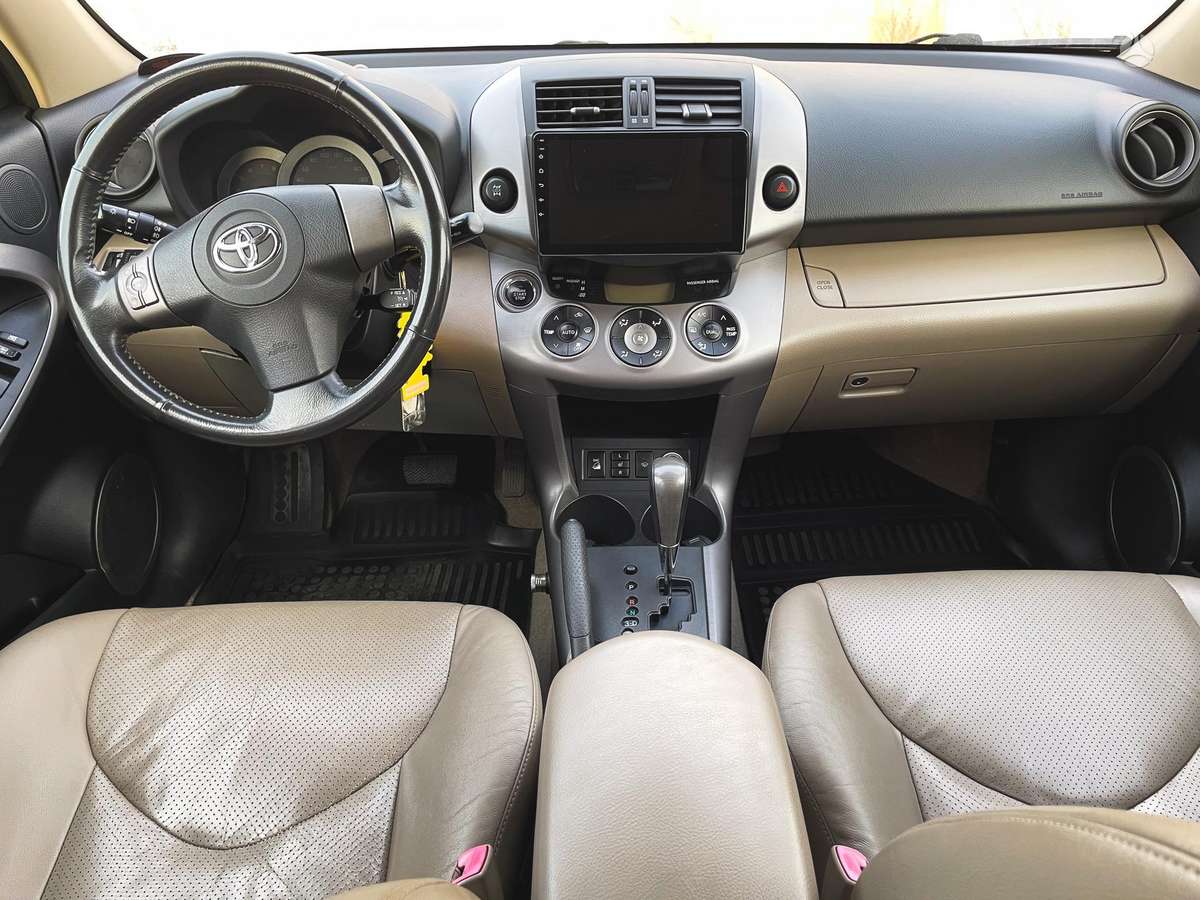 Toyota RAV4 - 11