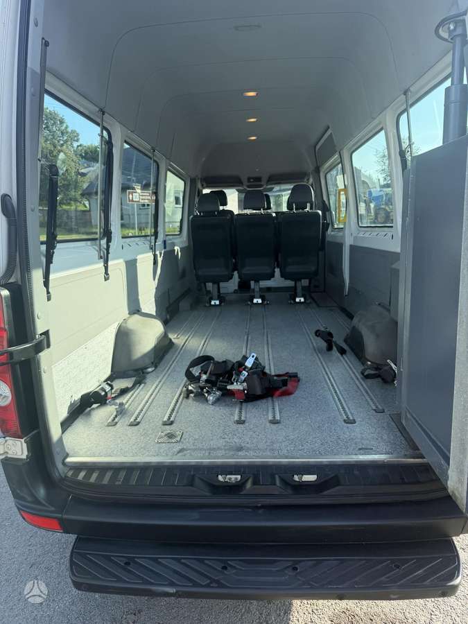 Volkswagen Crafter - 11