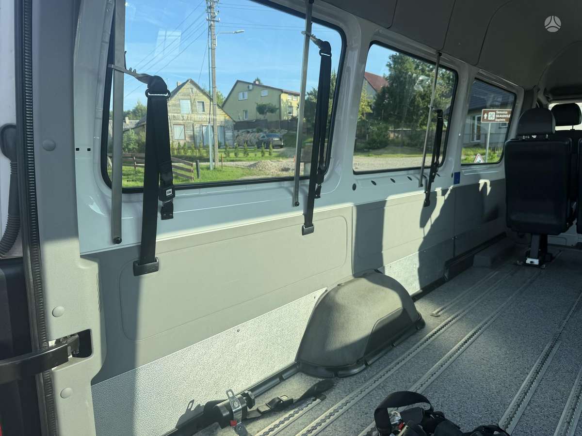 Volkswagen Crafter - 12
