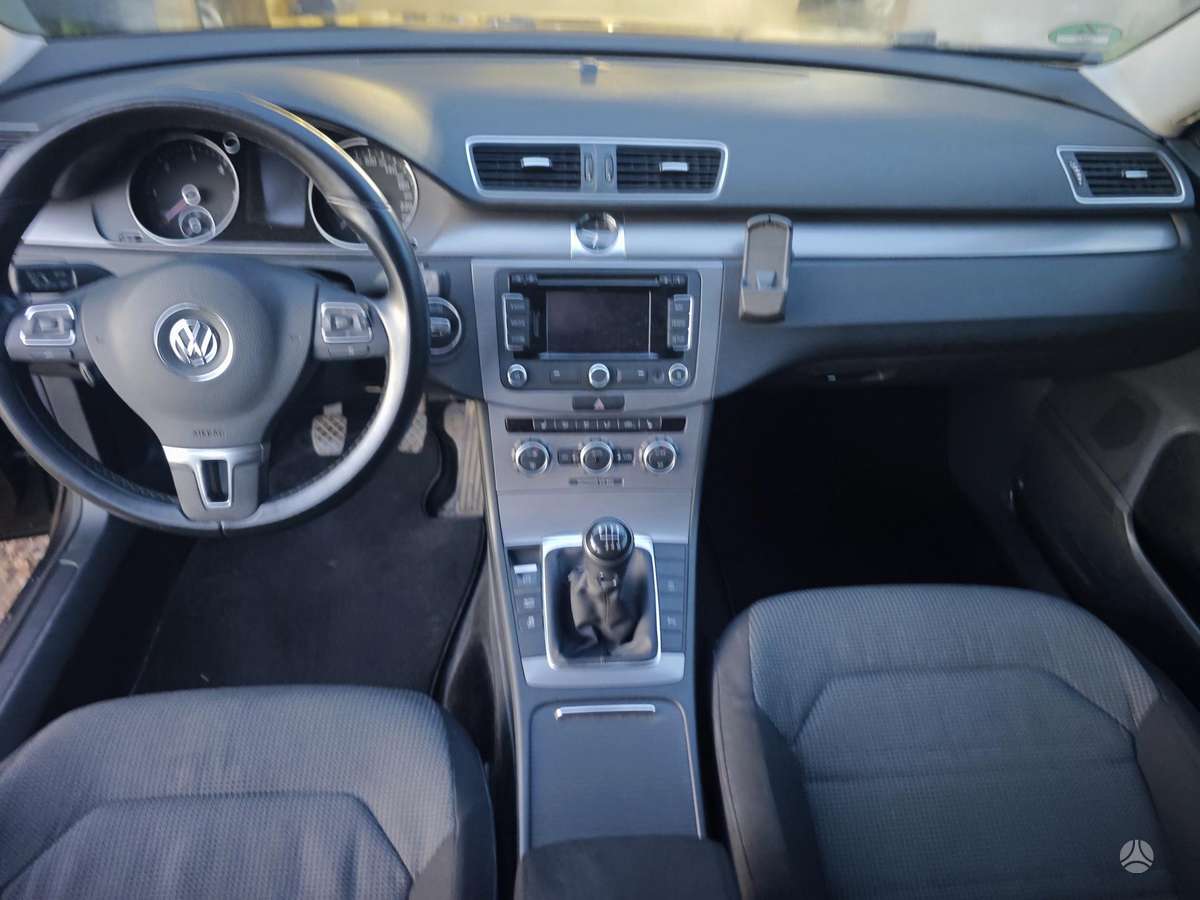 Volkswagen Passat - 6