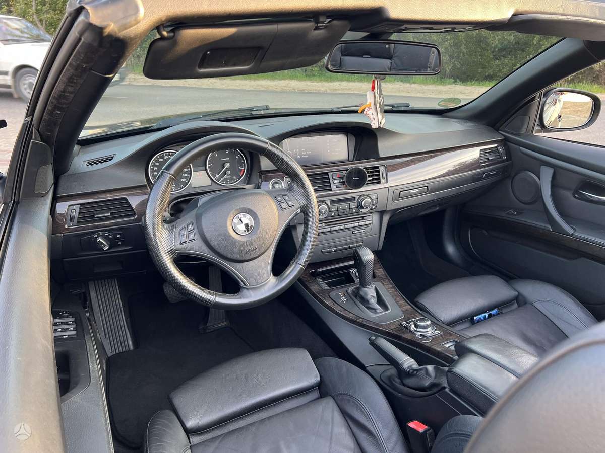 BMW 320, 2.0 l., convertible