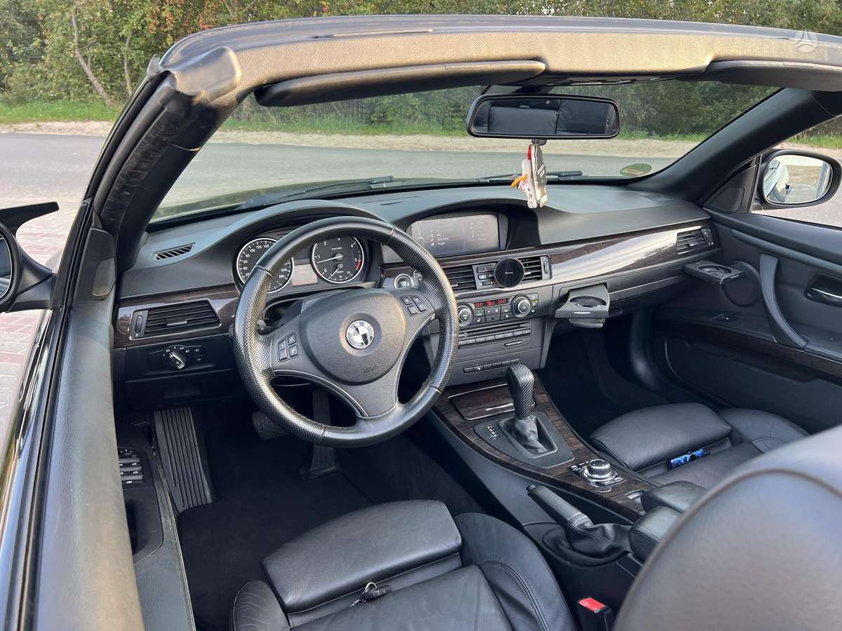 BMW 320, 2.0 l., convertible