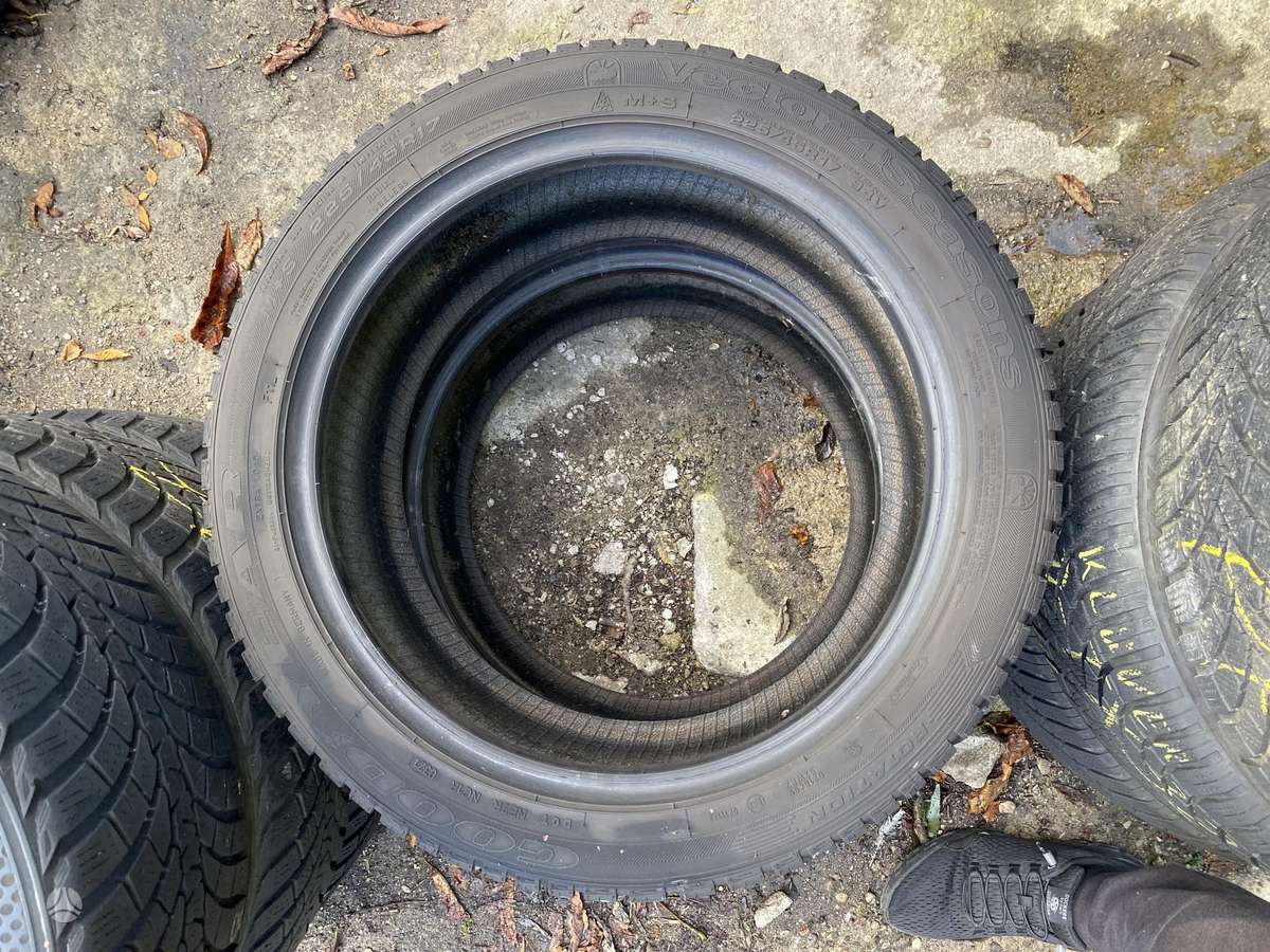 Goodyear Vector 4 Seasons, universalios 225/45 R17