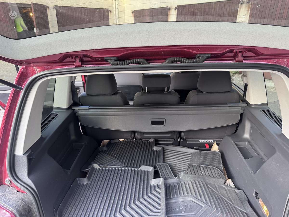 Volkswagen Touran - 9