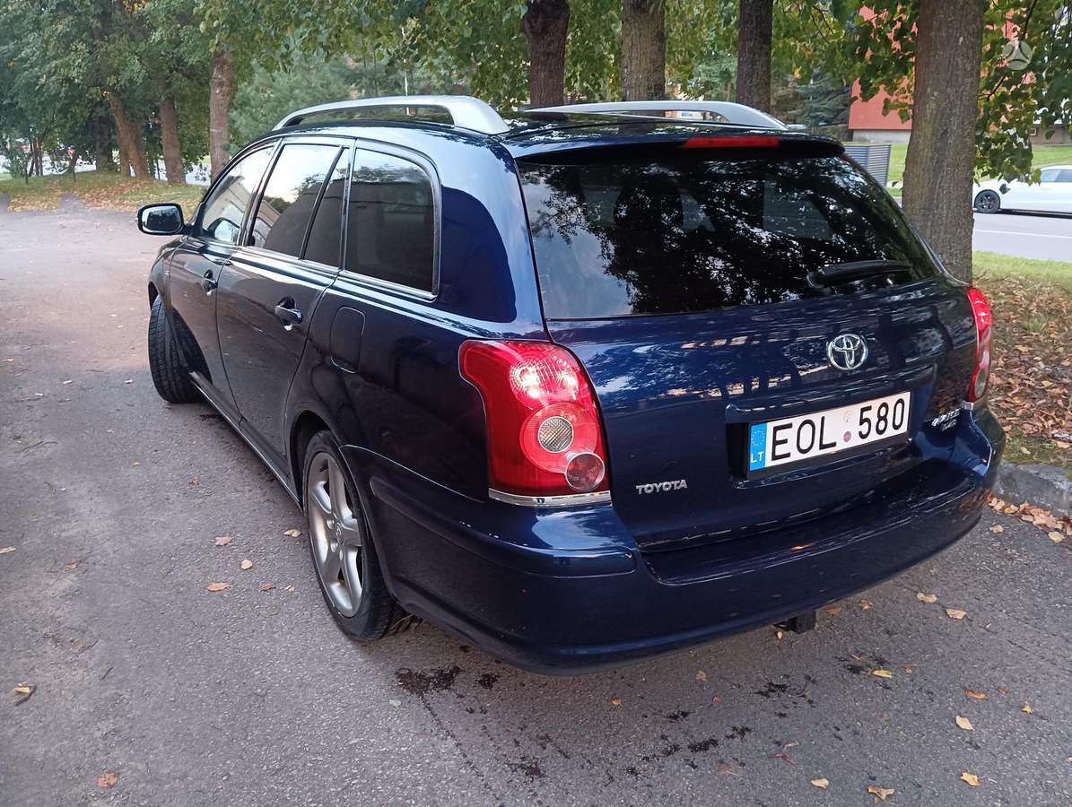 Toyota Avensis - 1