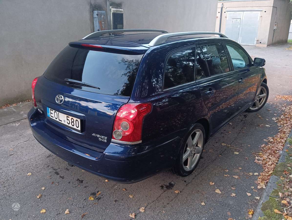 Toyota Avensis - 2
