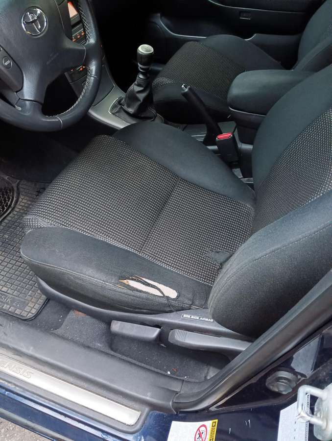 Toyota Avensis - 8