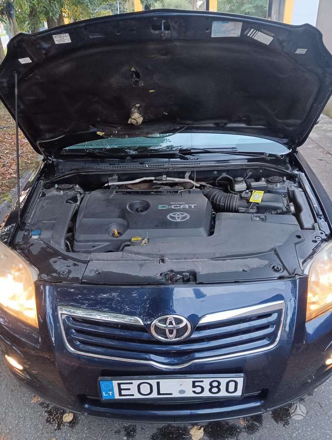 Toyota Avensis - 10