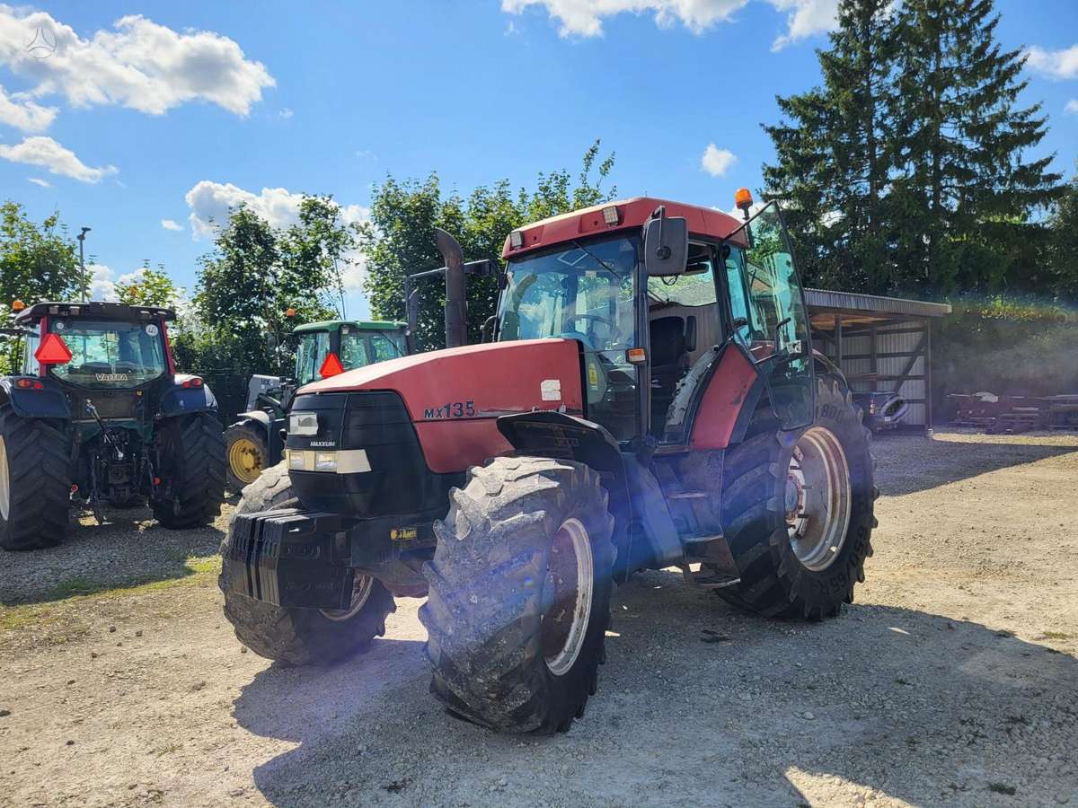 Case-IH MX 135, tractors