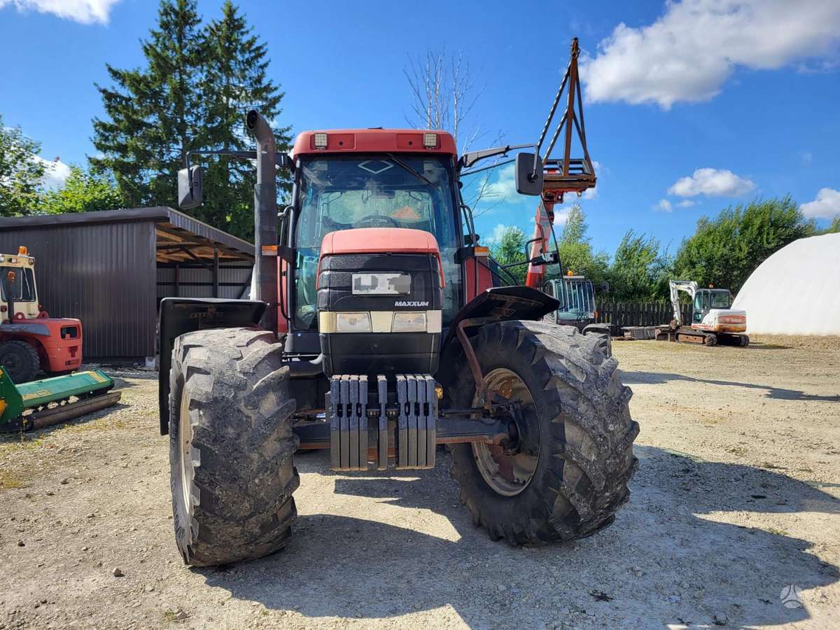 Case-IH MX 135, tractors