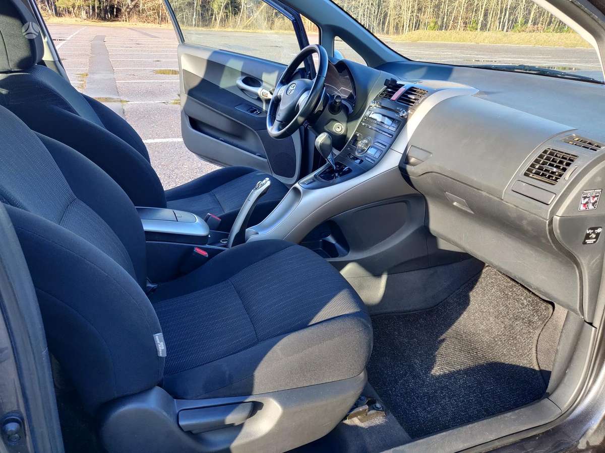 Toyota Auris, 1.6 l., hatchback