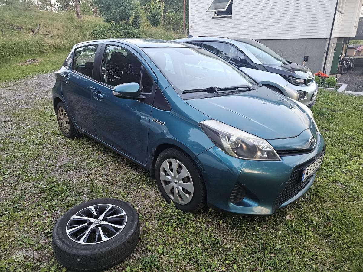 Toyota Yaris - 4