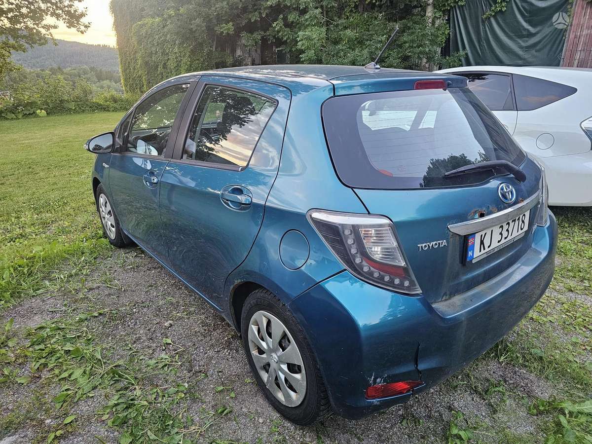 Toyota Yaris - 5