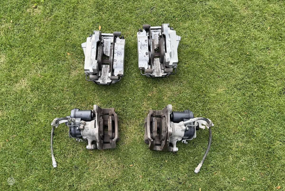 BMW X7 body parts