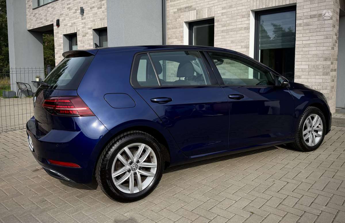 Volkswagen Golf - 5