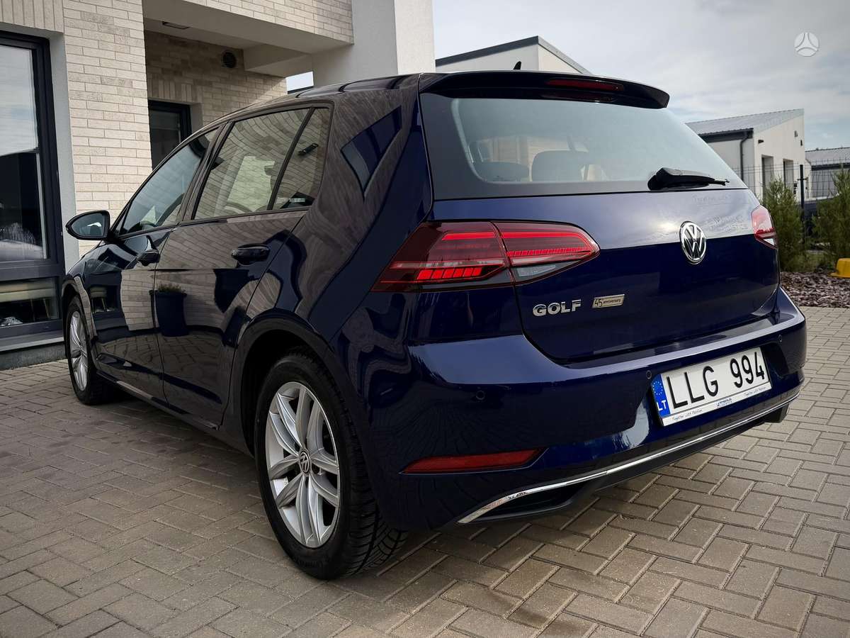 Volkswagen Golf - 9