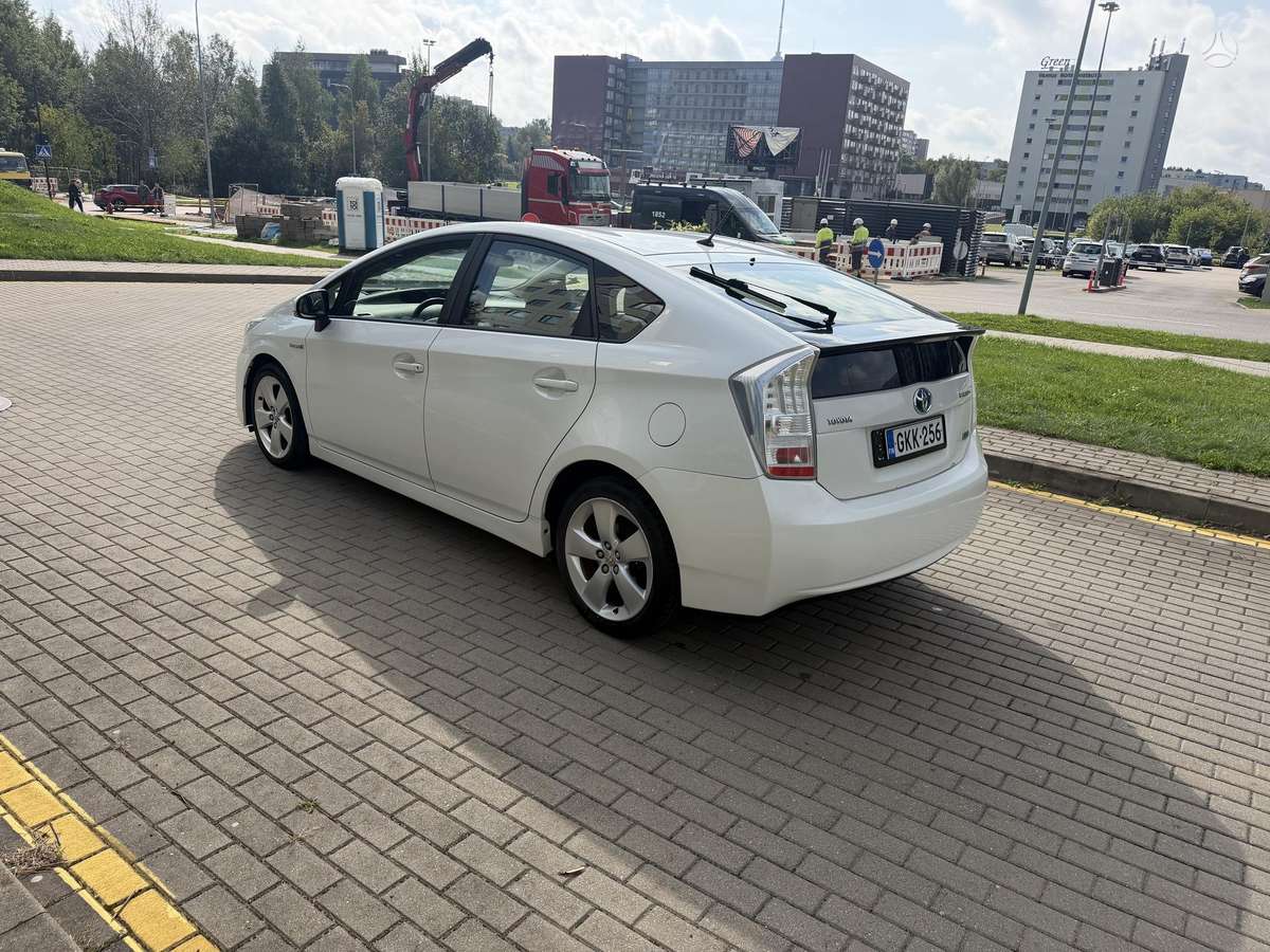 Toyota Prius - 5