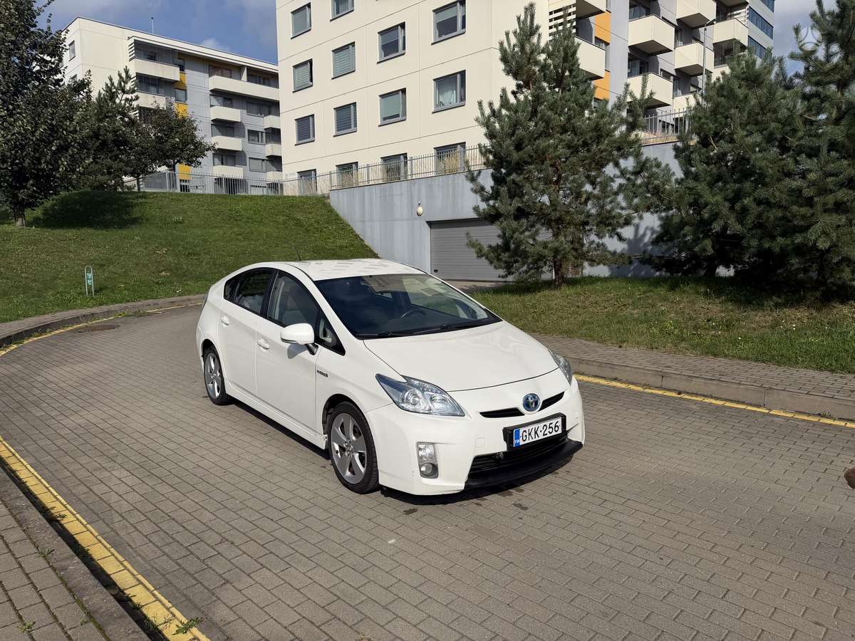 Toyota Prius - 12