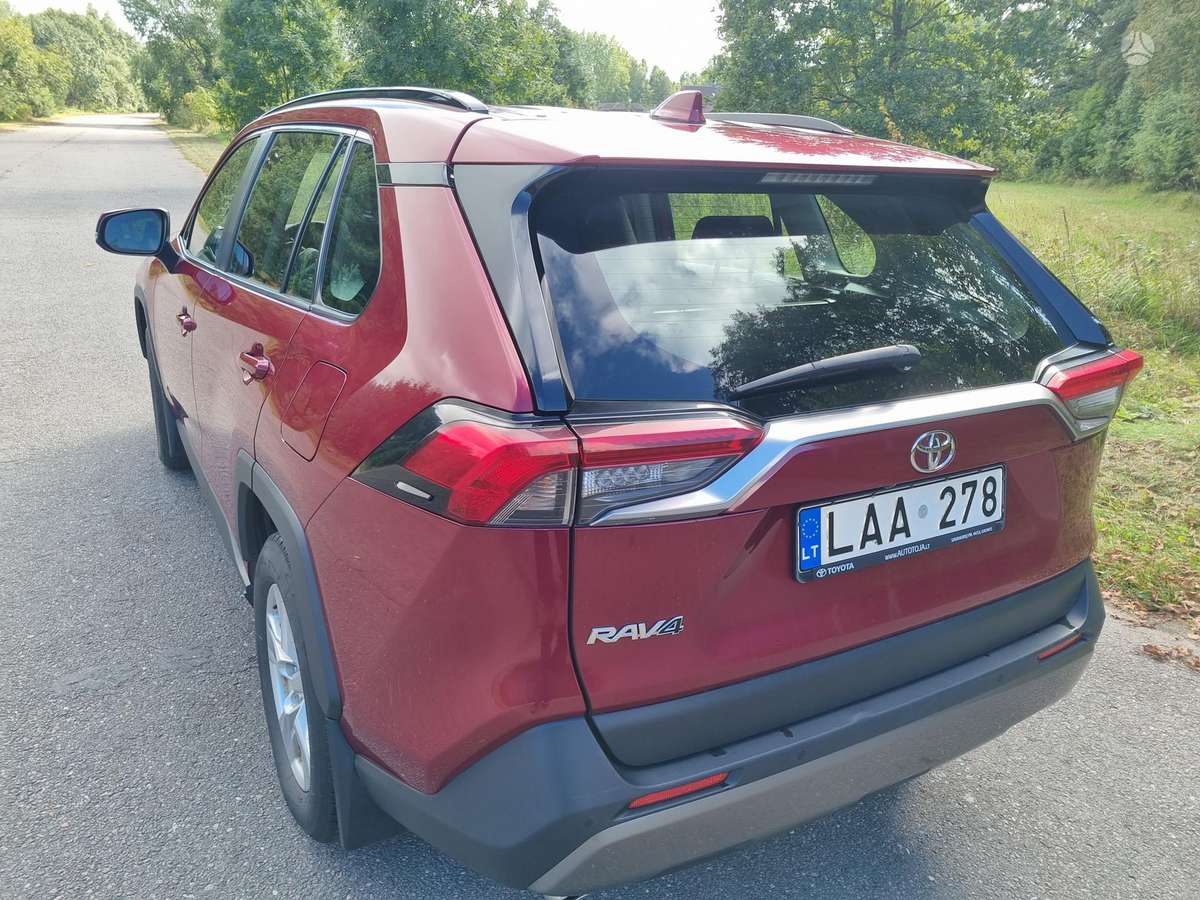 Toyota RAV4 - 1