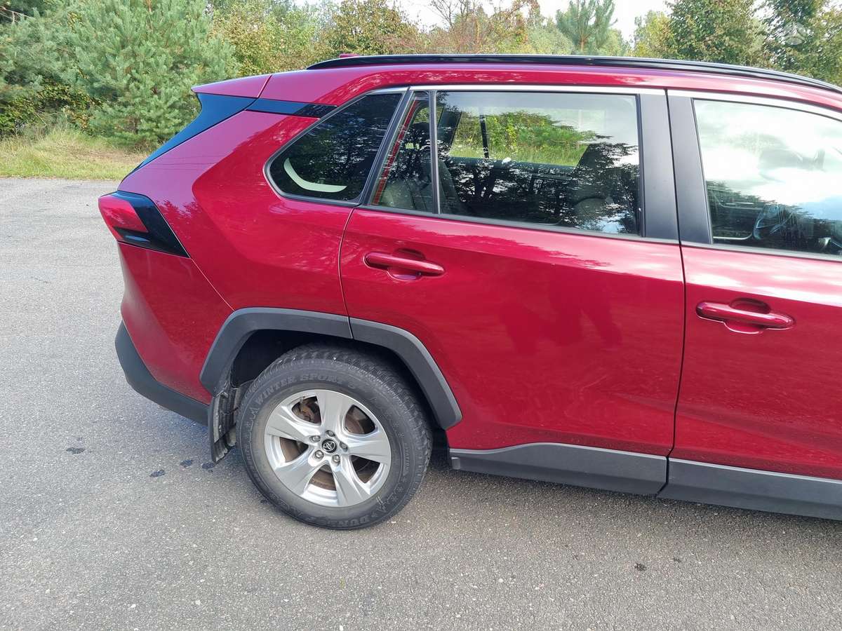 Toyota RAV4 - 6