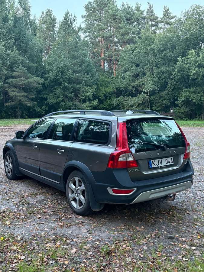Volvo XC70 - 1