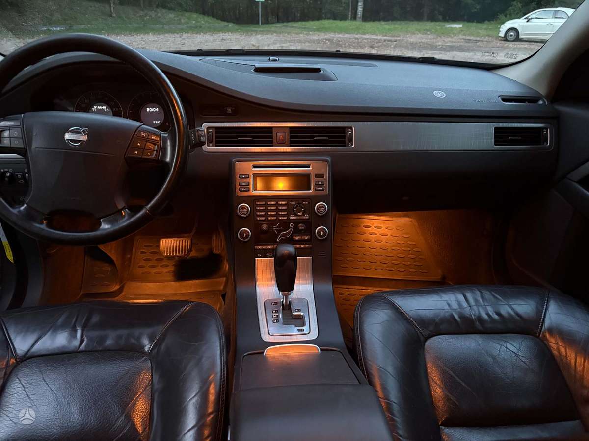 Volvo XC70, 2.4 l., wagon