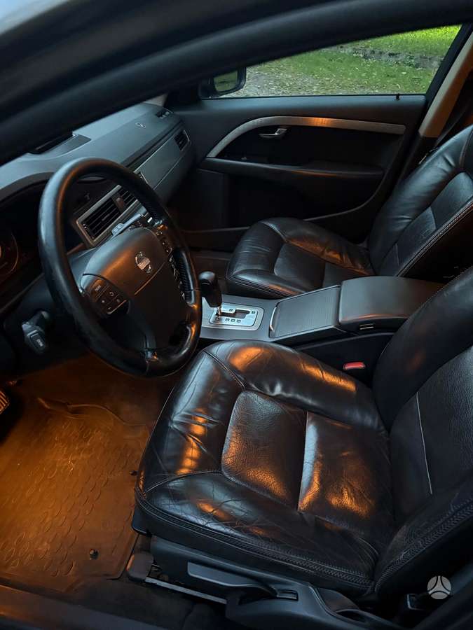Volvo XC70 - 8