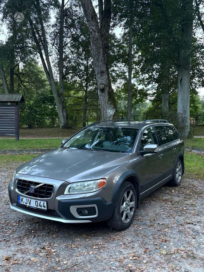 Volvo XC70, 2.4 l., wagon