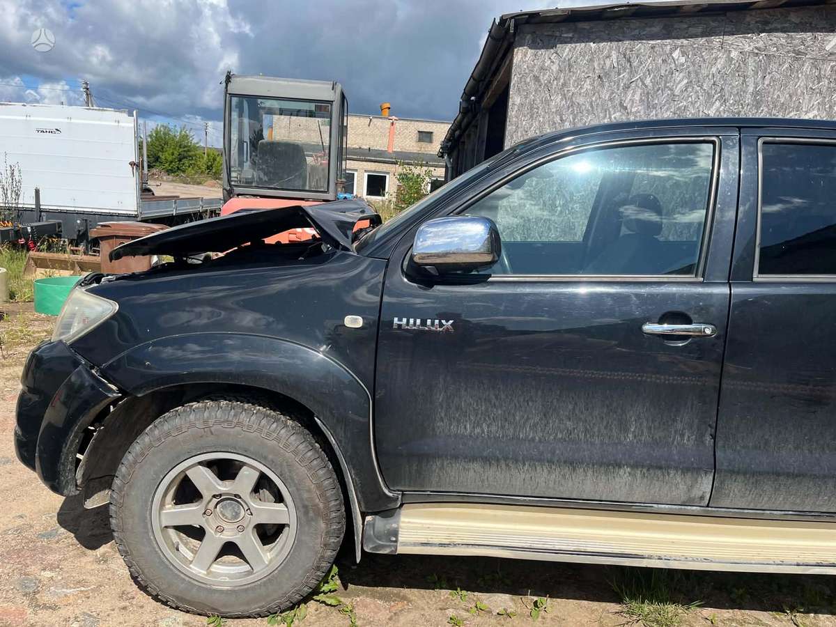 Toyota Hilux - 2