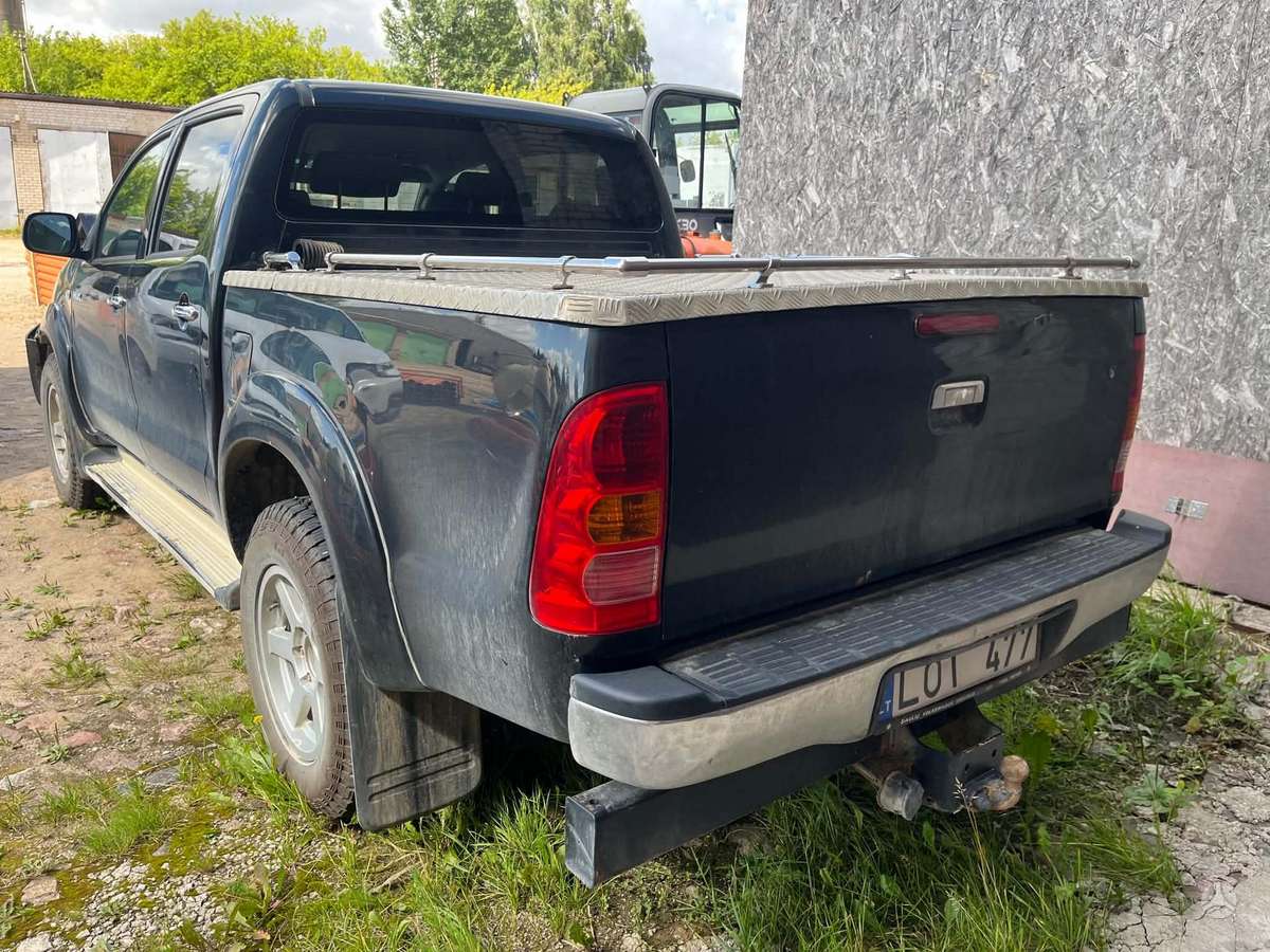 Toyota Hilux - 3