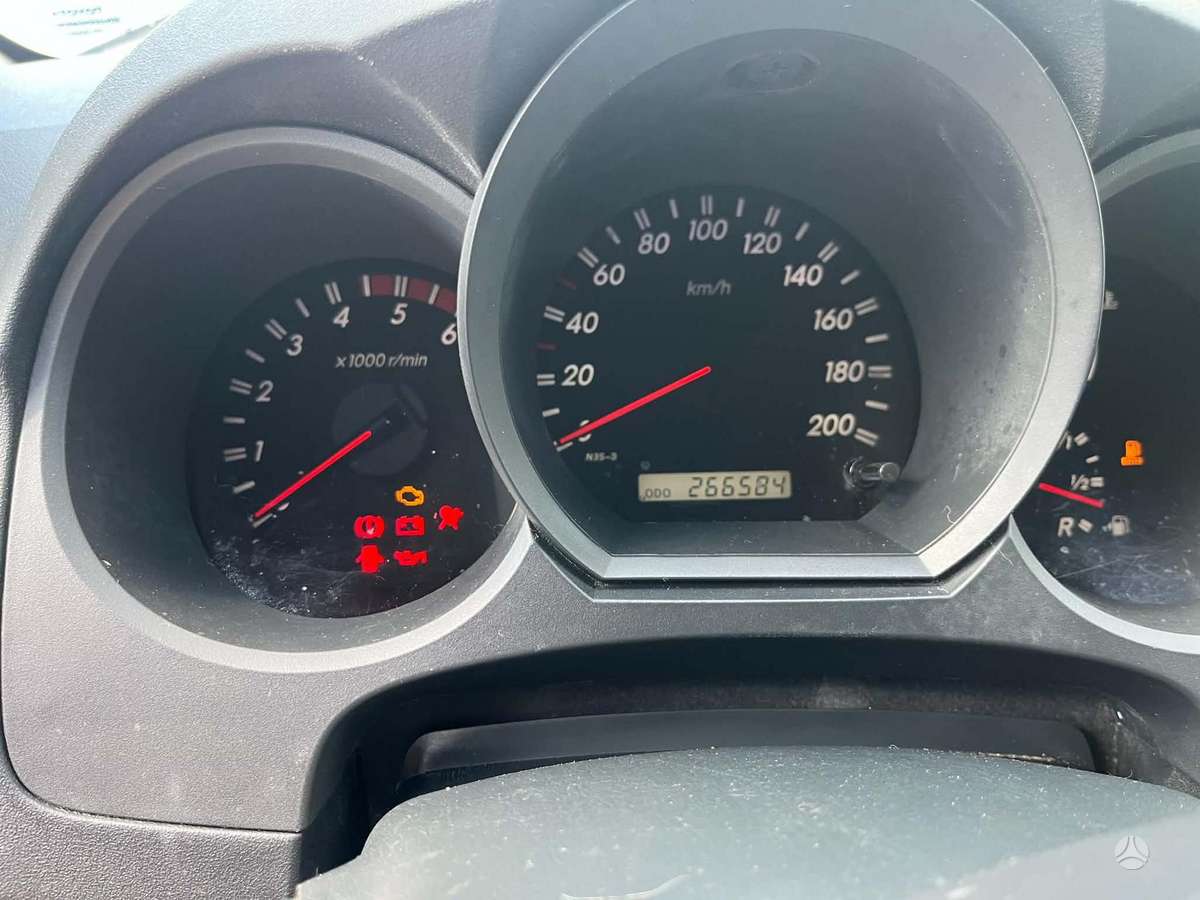 Toyota Hilux - 6