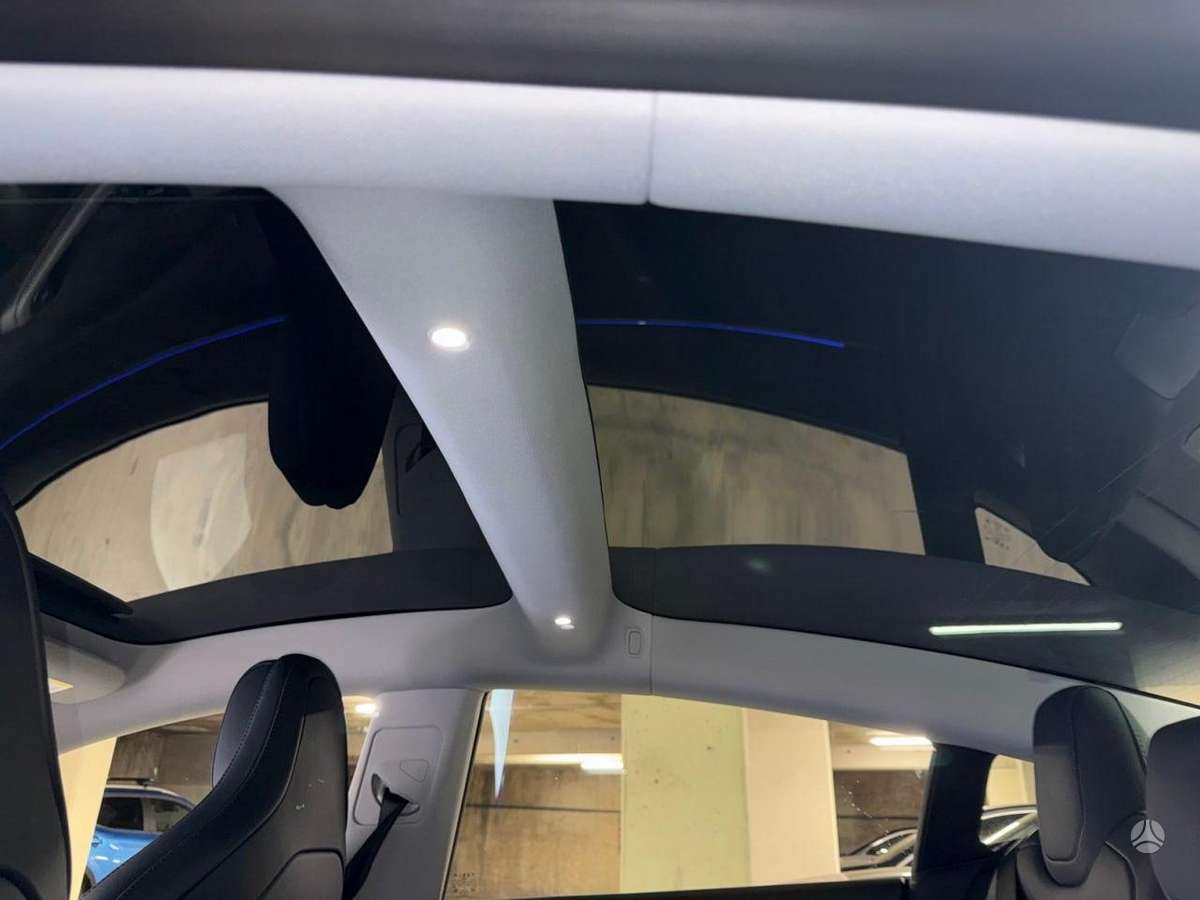 Tesla Model 3 - 10