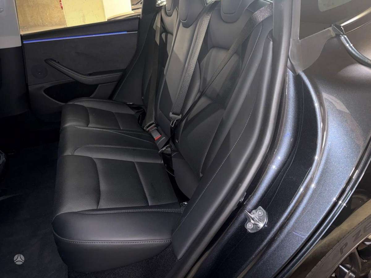 Tesla Model 3 - 11