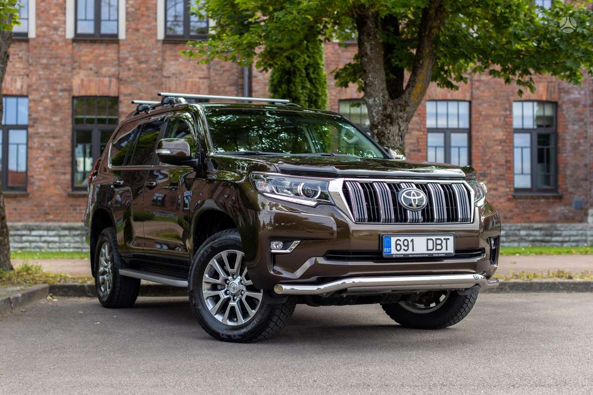 Toyota Land Cruiser - 1