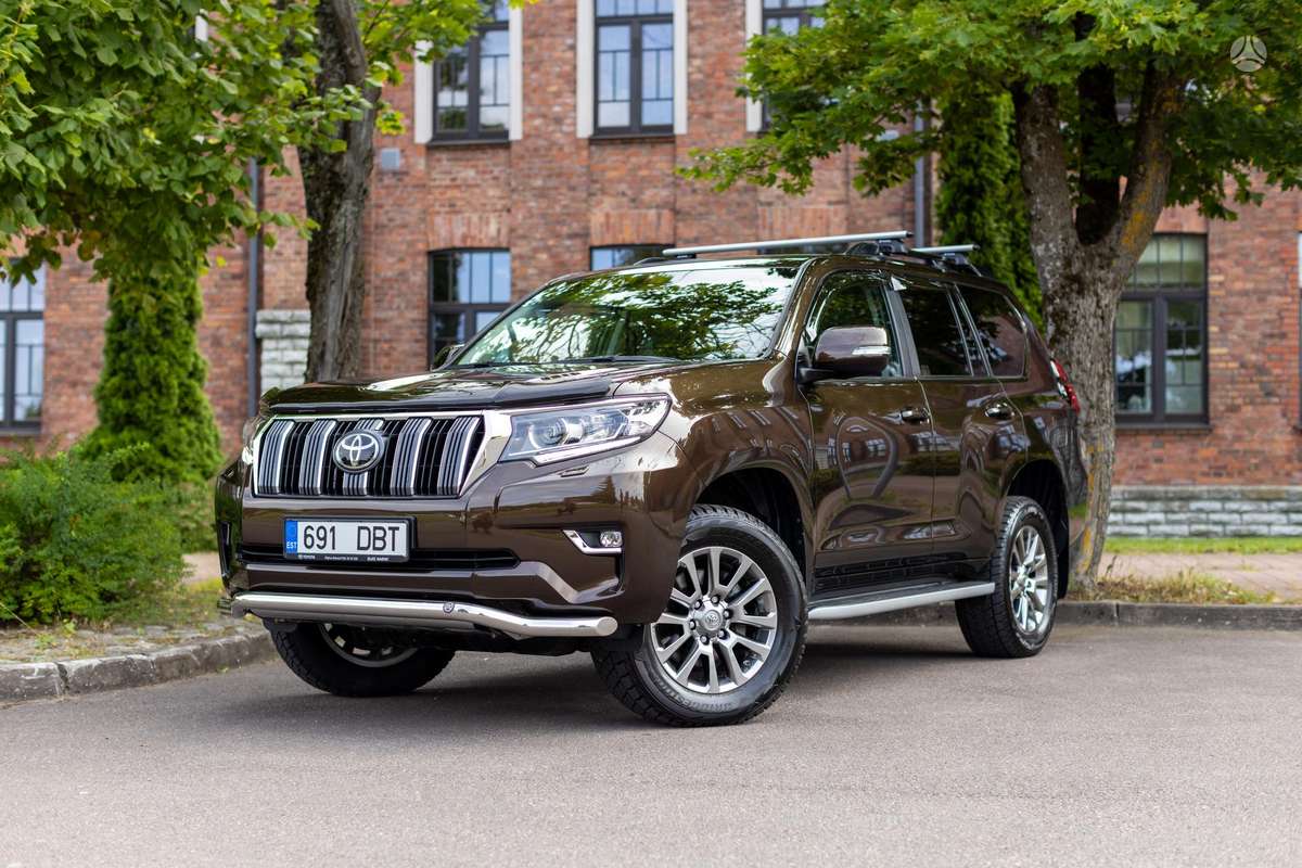 Toyota Land Cruiser - 4