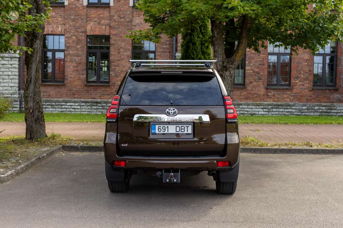 Toyota Land Cruiser - 12