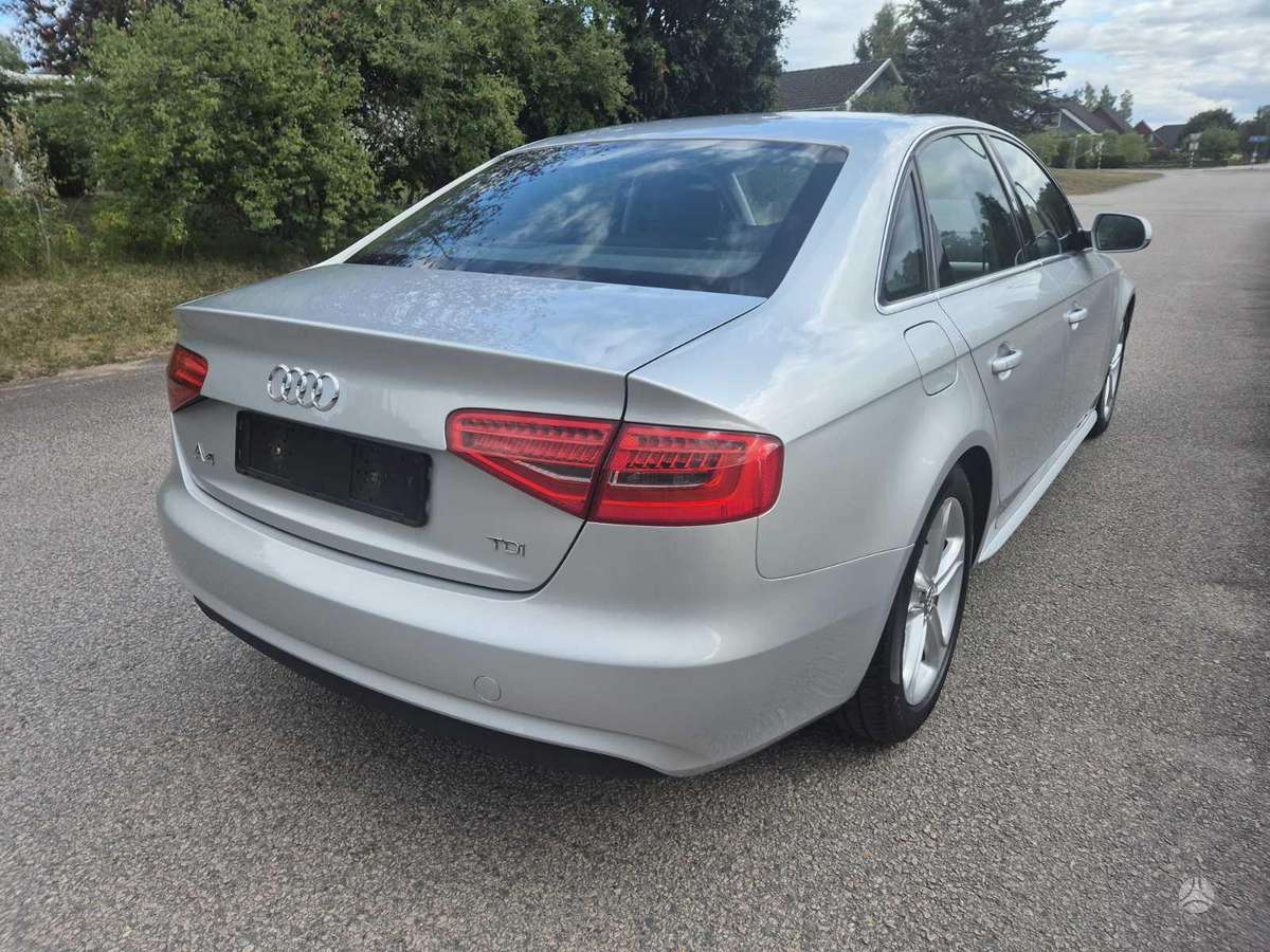 Audi A4, 2.0 l., Седан