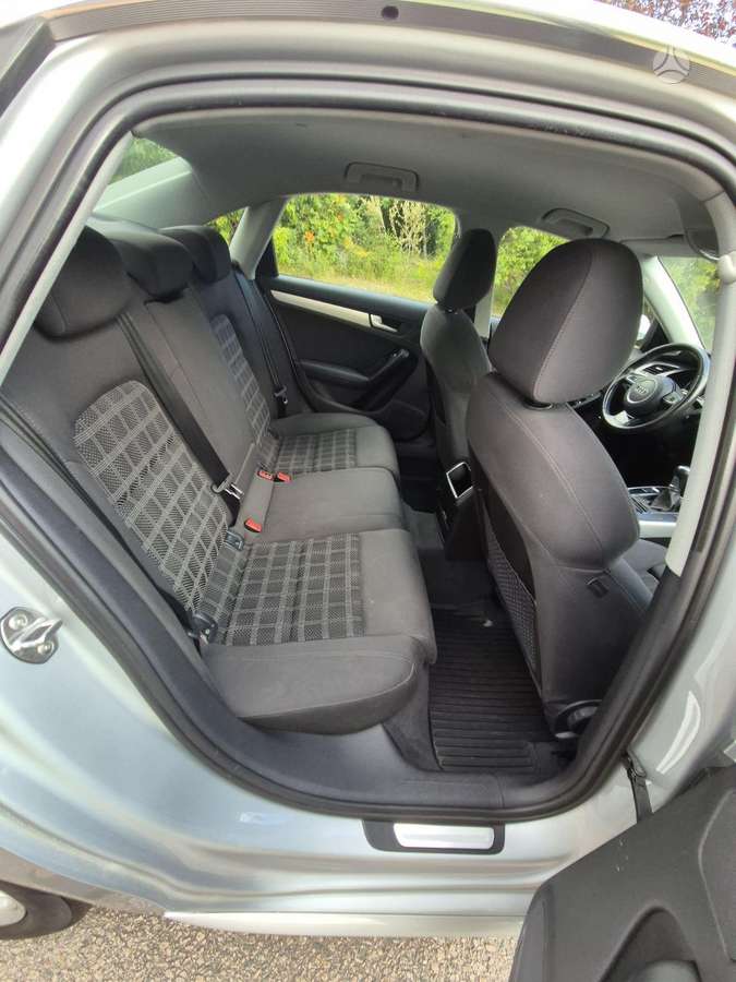 Audi A4, 2.0 l., Седан