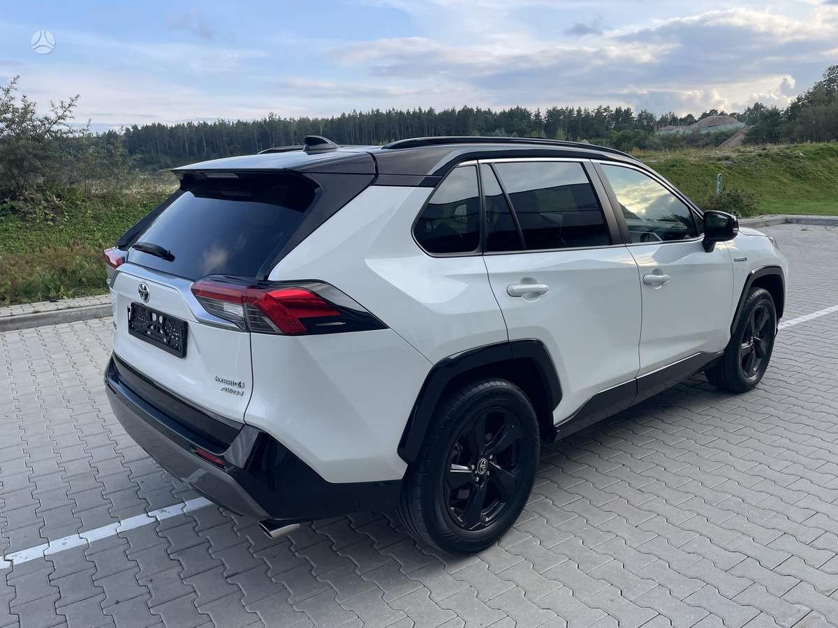 Toyota RAV4 - 6